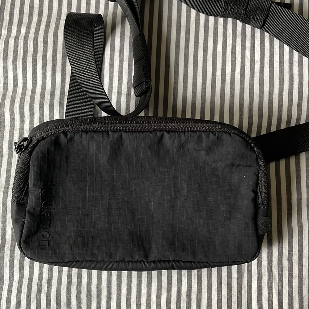 Lululemon mini belt bag